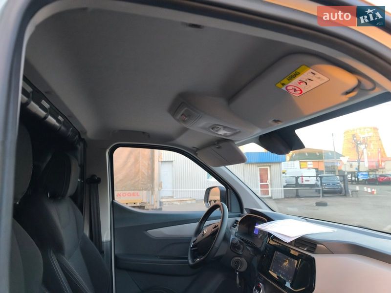 Грузовой фургон Maxus e-Deliver 9 2023 в Киеве