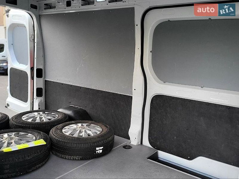 Грузовой фургон Maxus e-Deliver 9 2021 в Киеве