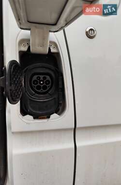 Грузовой фургон Maxus EV80 2019 в 