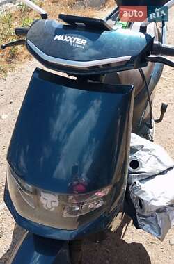 Скутер Maxxter Lumina 2024 в 