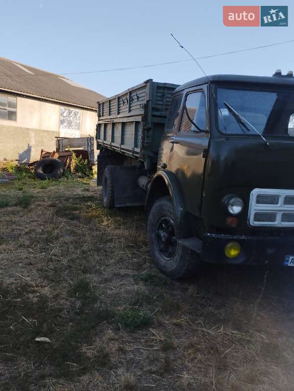 Самоскид МАЗ 5335 1990 в Томашполі