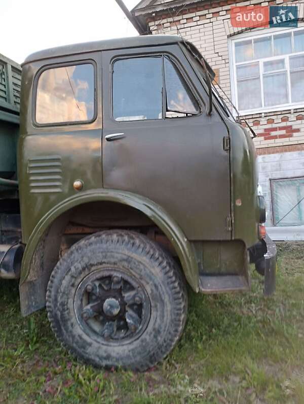 Самоскид МАЗ 5335 1990 в Томашполі