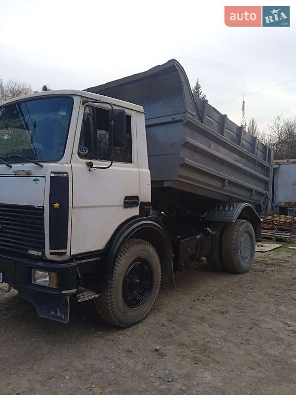 Самосвал МАЗ 555102 2002 в Вольногорске