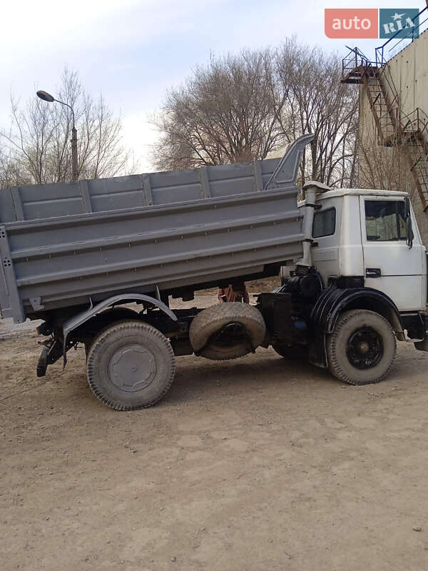 Самосвал МАЗ 555102 2002 в Вольногорске