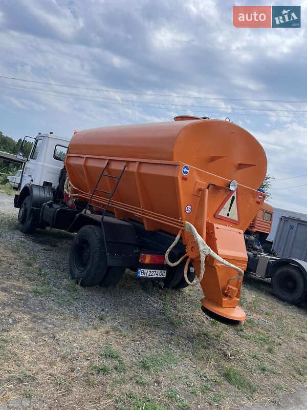 Пескоразбрасывающая машина МАЗ 5571 2009 в Одессе