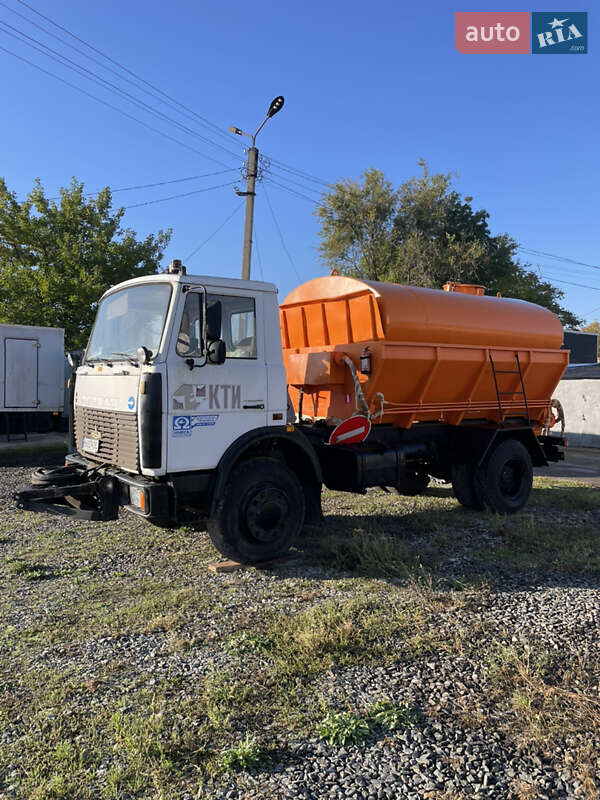 Пескоразбрасывающая машина МАЗ 5571 2009 в Одессе