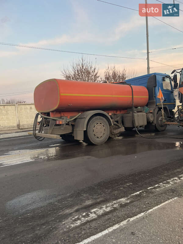 Пескоразбрасывающая машина МАЗ 5571 2009 в Одессе