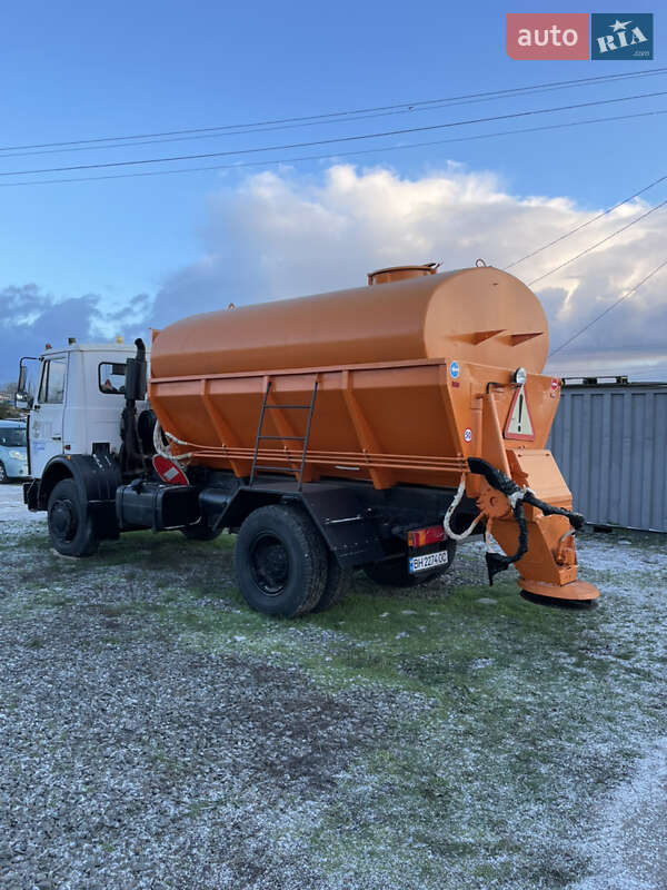 Пескоразбрасывающая машина МАЗ 5571 2009 в Одессе фото Пескоразбрасывающая машина МАЗ 5571 2009 в Одессе