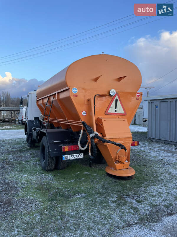 Пескоразбрасывающая машина МАЗ 5571 2009 в Одессе фото 34 Пескоразбрасывающая машина МАЗ 5571 2009 в Одессе