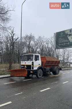 Пескоразбрасывающая машина МАЗ 5571 2009 в Одессе