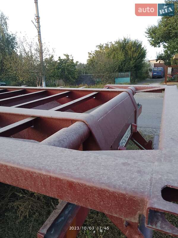 Контейнеровоз полуприцеп МАЗ 9758 2006 в Павлограде