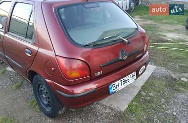 Хэтчбек Mazda 121 2000 в Одессе