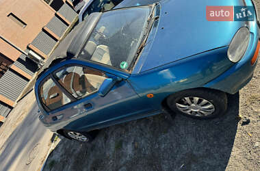 Седан Mazda 121 1992 в 