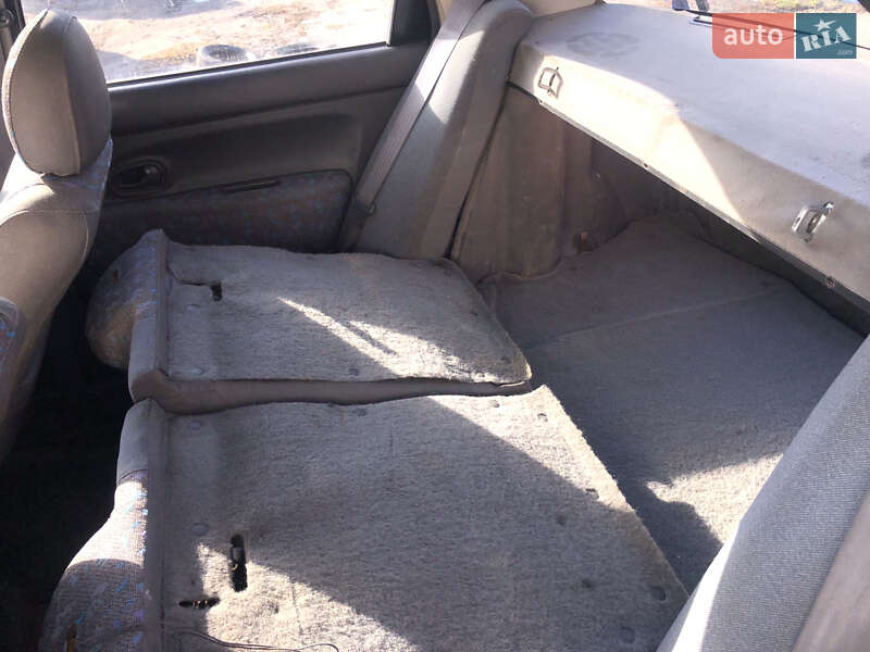 Седан Mazda 121 1993 в Кременчуге