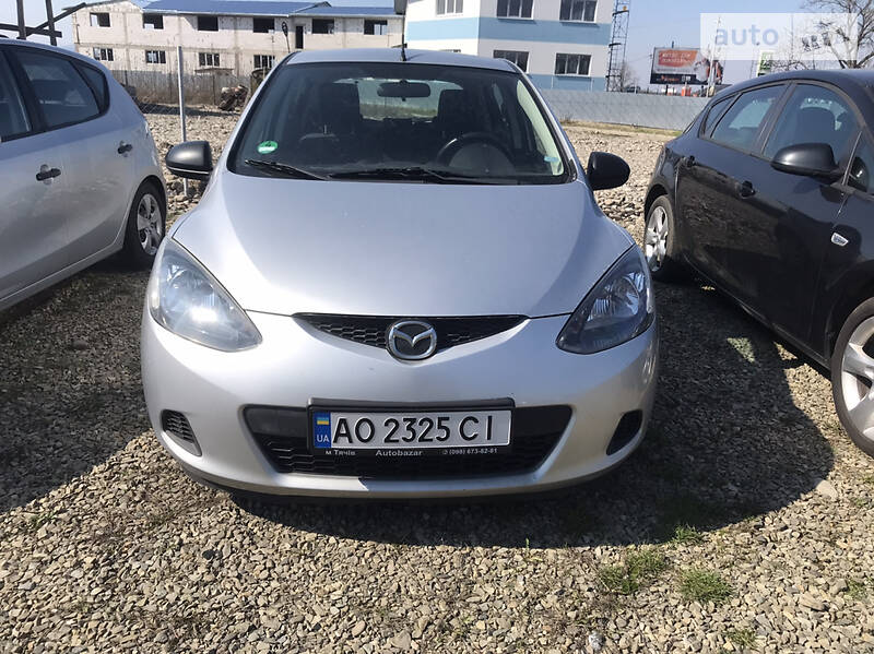 Хетчбек Mazda 2 2009 в 
