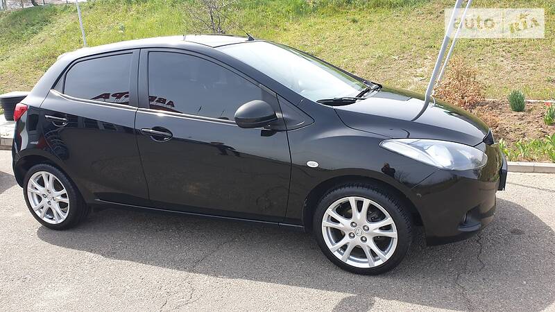 Хэтчбек Mazda 2 2009 в Киеве