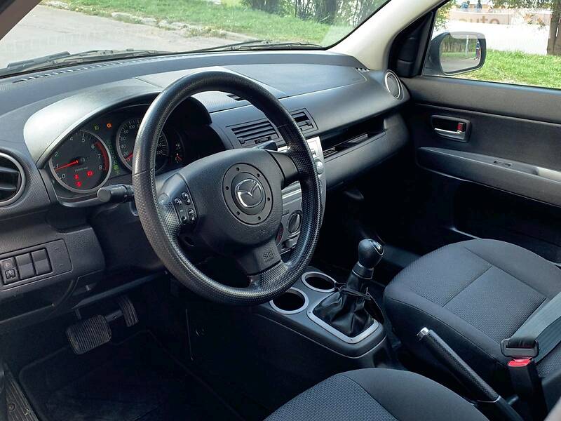 Минивэн Mazda 2 2007 в Ровно