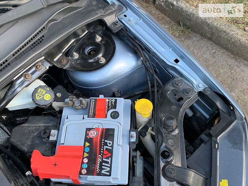 Минивэн Mazda 2 2007 в Ровно