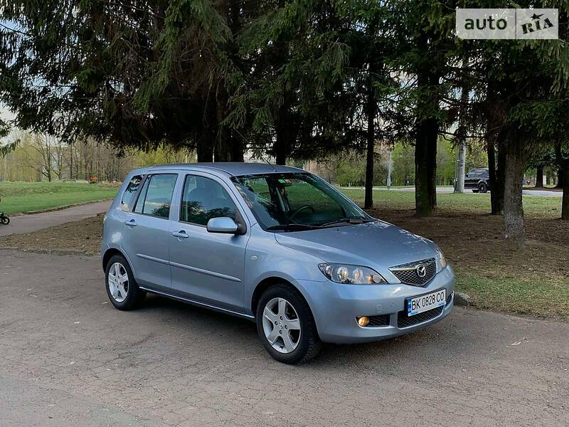 Минивэн Mazda 2 2007 в Ровно