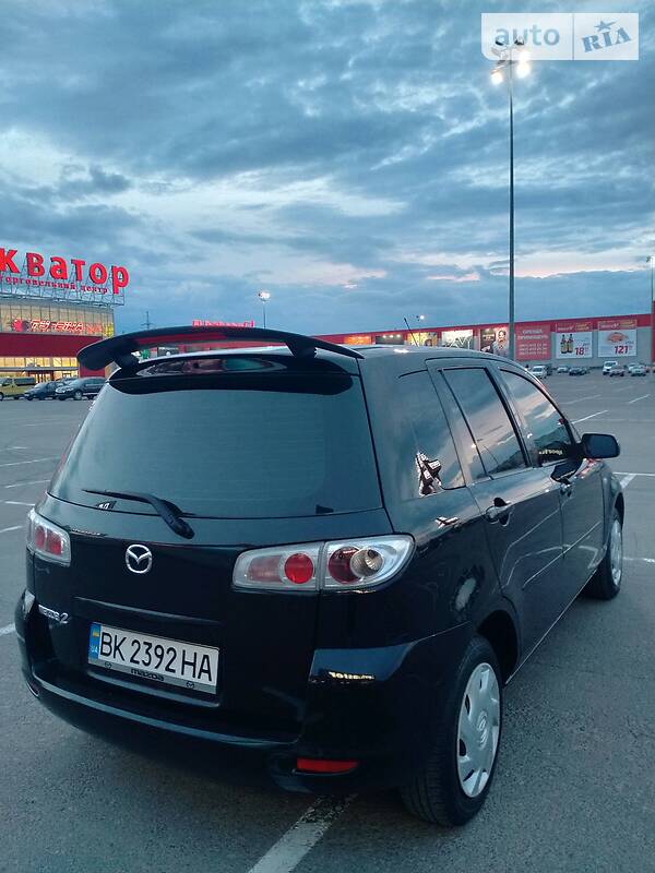 Хэтчбек Mazda 2 2006 в Ровно