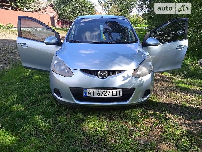 Седан Mazda 2 2009 в Коломые