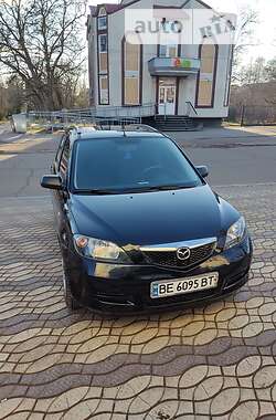 Хэтчбек Mazda 2 2003 в 