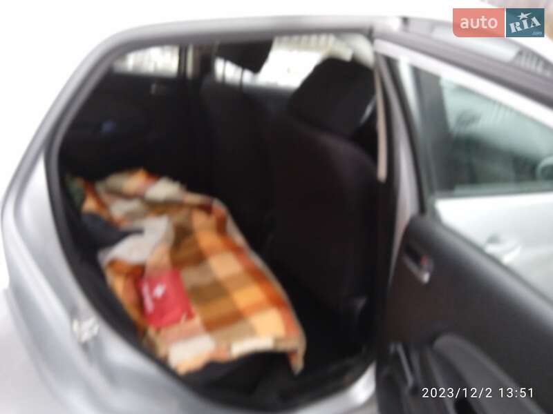 Хетчбек Mazda 2 2010 в Сахновщині