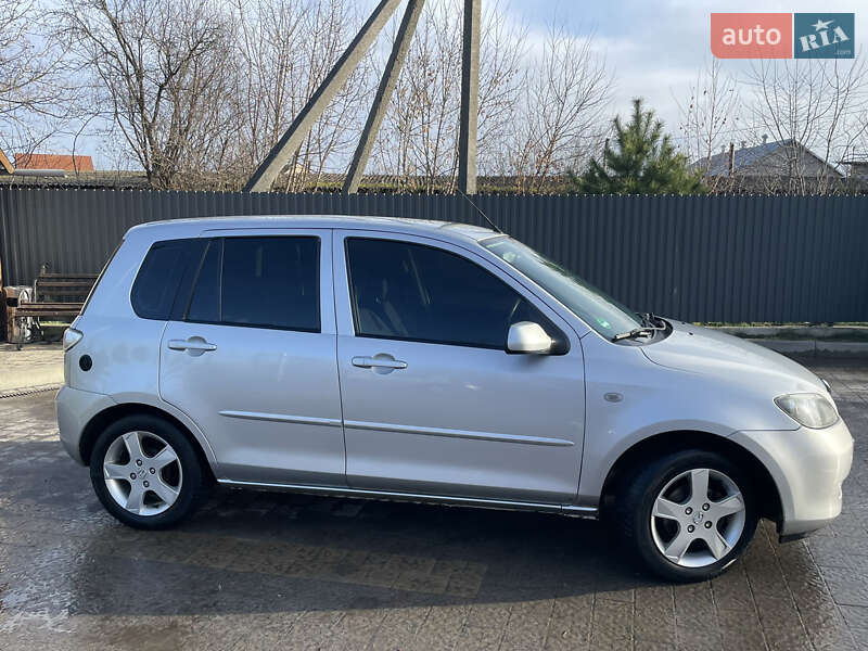 Хэтчбек Mazda 2 2007 в Луцке