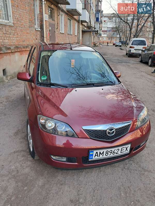 Хэтчбек Mazda 2 2007 в Коростене