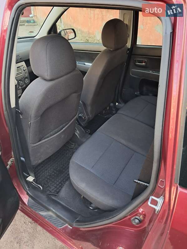 Хэтчбек Mazda 2 2007 в Коростене