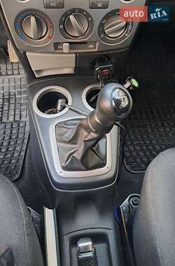 Хэтчбек Mazda 2 2007 в Коростене