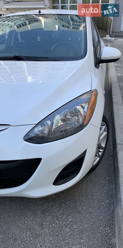 Хэтчбек Mazda 2 2014 в Чернигове