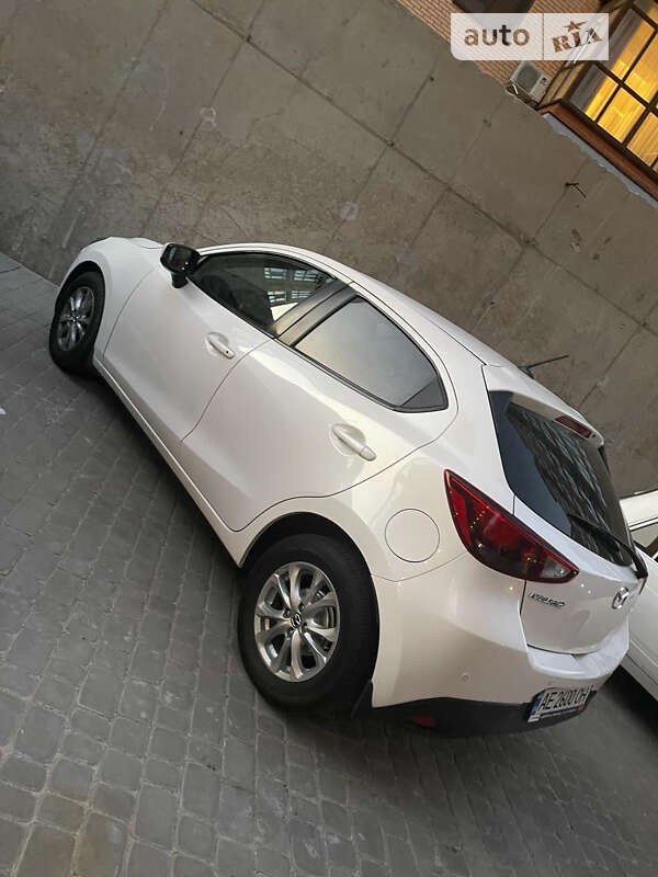 Хэтчбек Mazda 2 2016 в Днепре