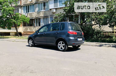 Хэтчбек Mazda 2 2004 в 