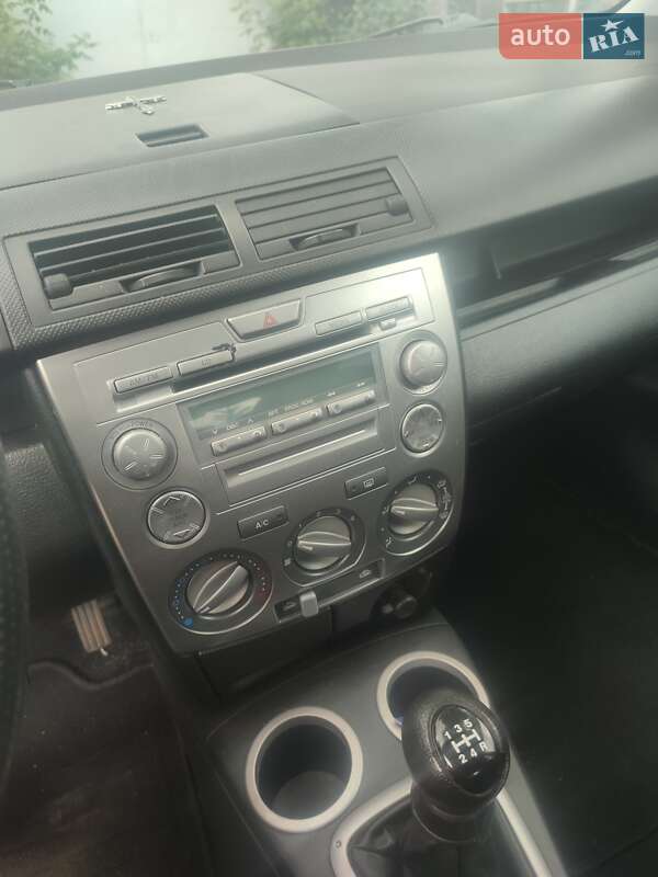 Хетчбек Mazda 2 2006 в Калинівці