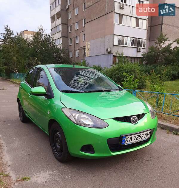 Хэтчбек Mazda 2 2008 в Киеве
