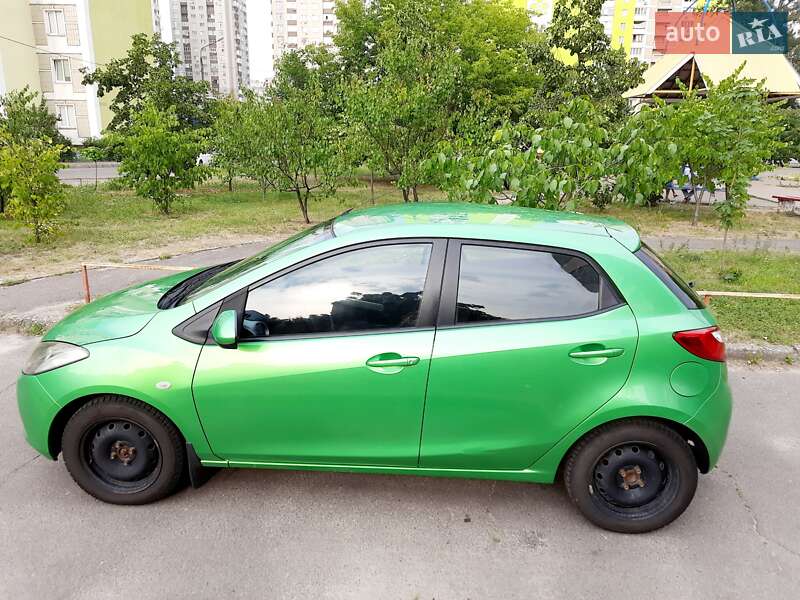 Хэтчбек Mazda 2 2008 в Киеве