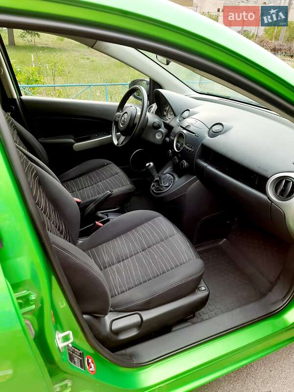Хэтчбек Mazda 2 2008 в Киеве