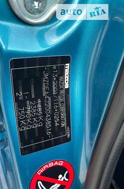 Хэтчбек Mazda 2 2011 в 