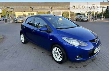 Хэтчбек Mazda 2 2009 в 