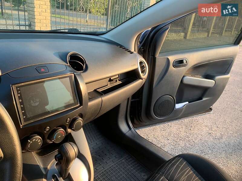 Хетчбек Mazda 2 2008 в Дніпрі