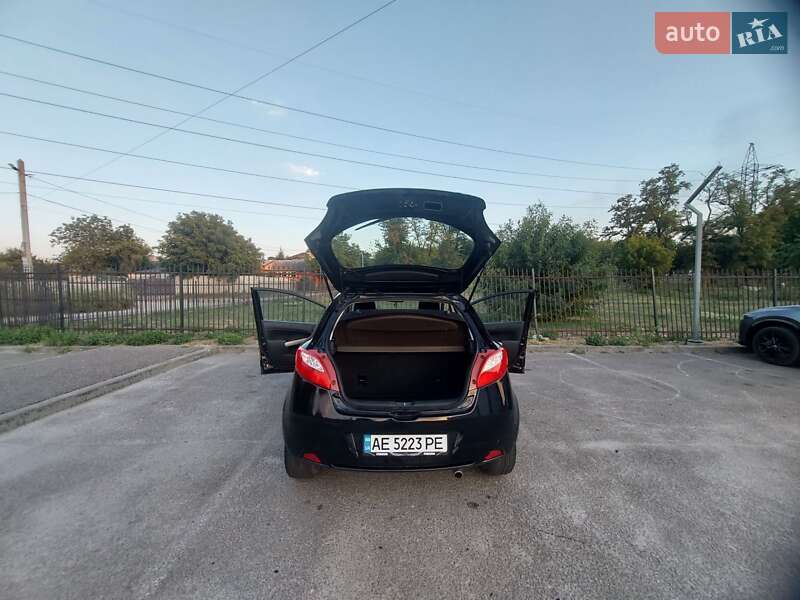 Хэтчбек Mazda 2 2007 в Днепре