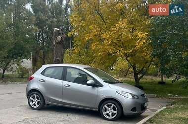 Хетчбек Mazda 2 2009 в Синельниковому