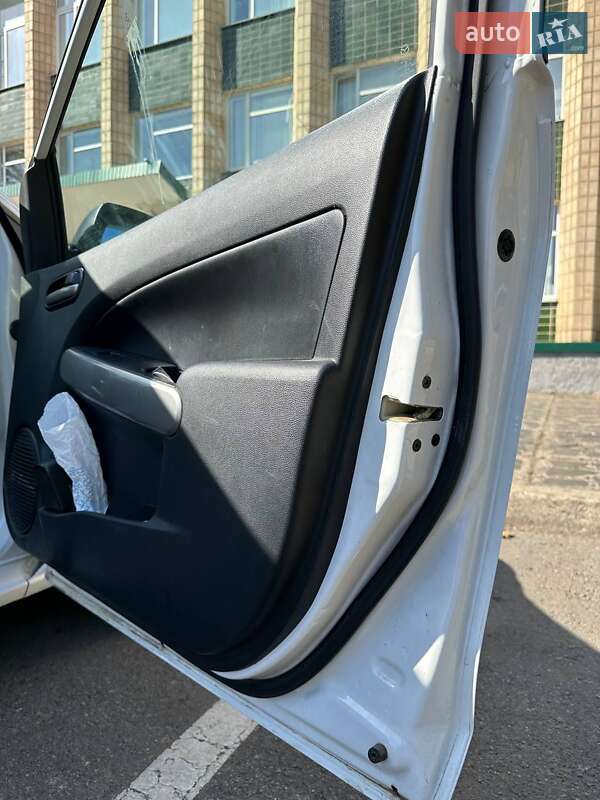 Хэтчбек Mazda 2 2011 в Николаеве