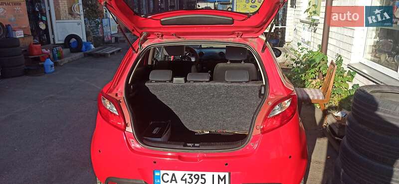 Хэтчбек Mazda 2 2014 в Черкассах