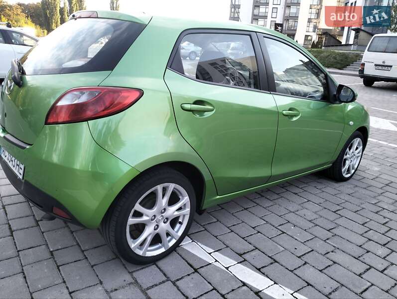 Хэтчбек Mazda 2 2008 в Луцке