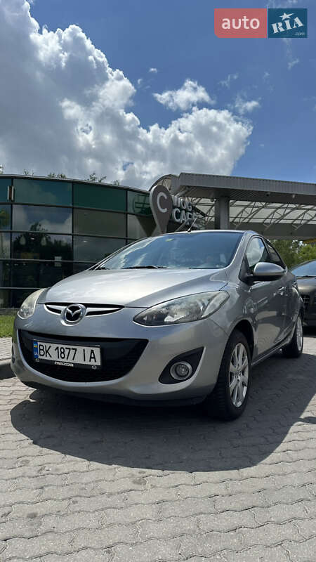 Mazda 2 2010