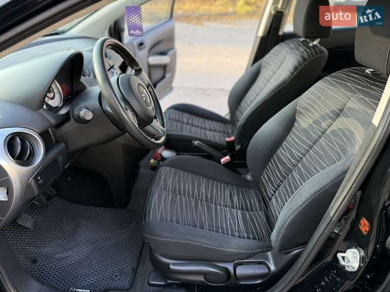Хэтчбек Mazda 2 2008 в Днепре