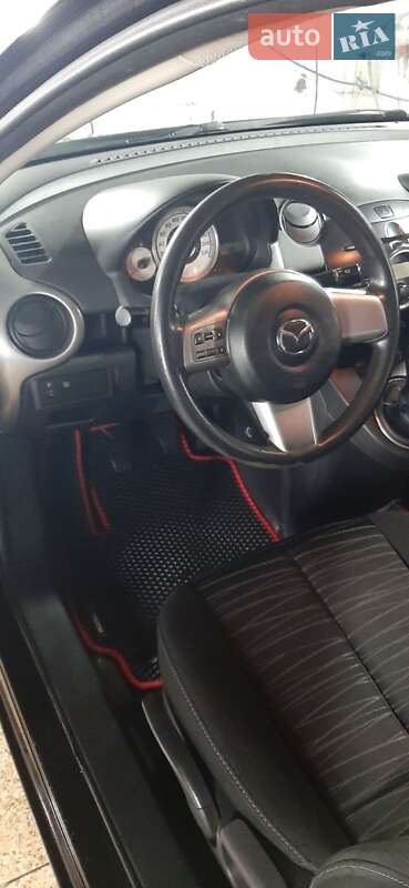 Хэтчбек Mazda 2 2009 в Днепре