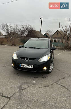 Хэтчбек Mazda 2 2009 в 